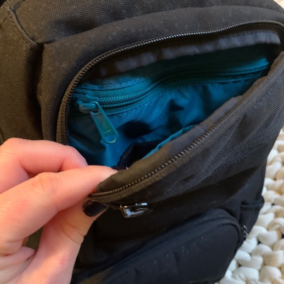 Dakine Backpack - Picture 4 of 4